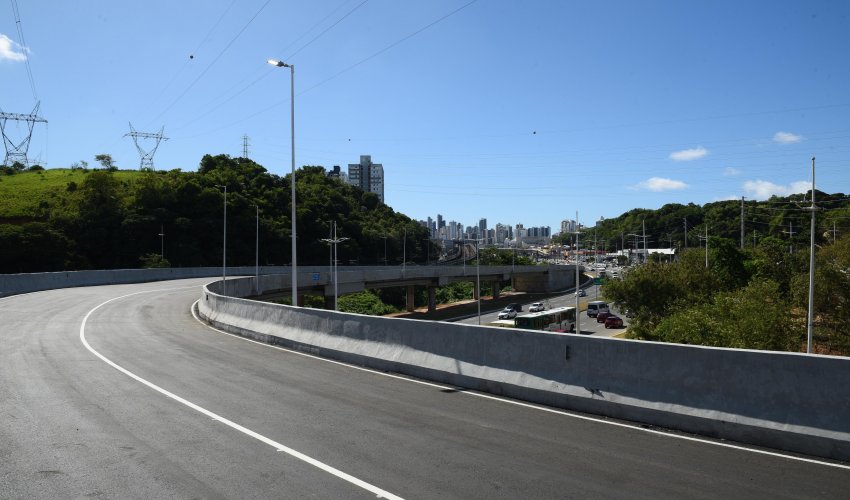 Viaduto Duda Mendonça entra na rota de seis linhas de ônibus em Salvador